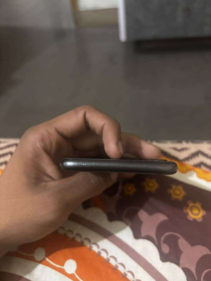 Apple iPhone 8 1