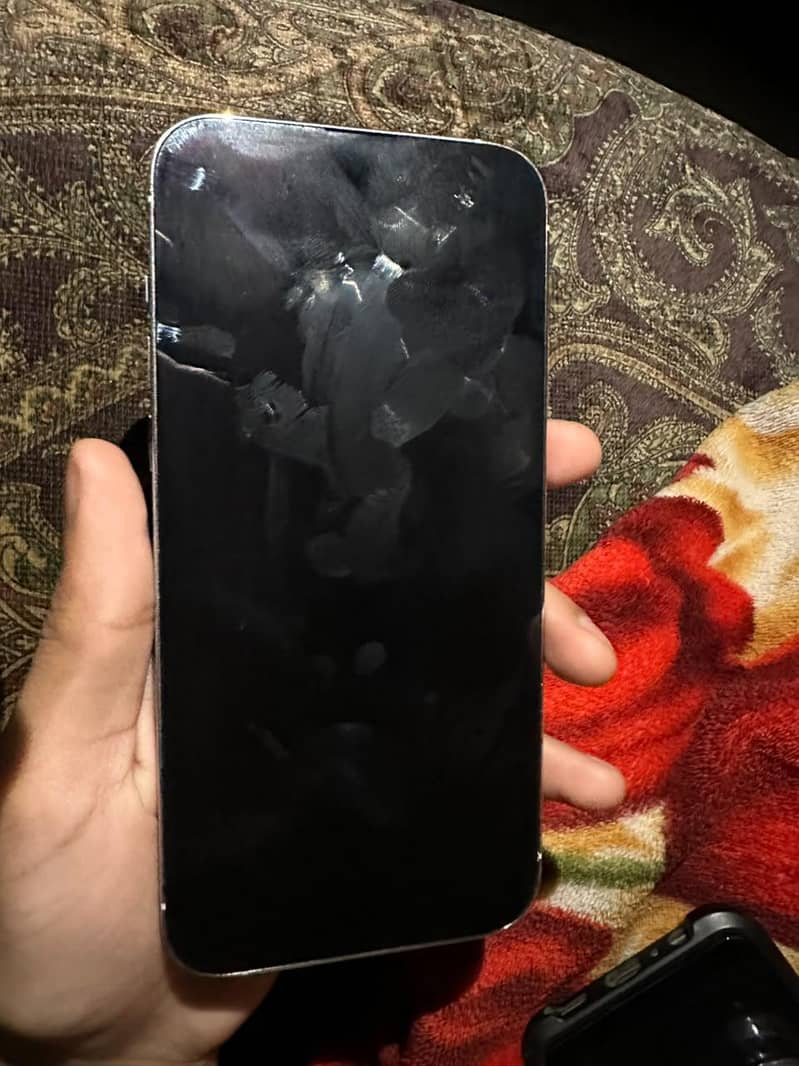 Apple iPhone 14 Pro Max 3