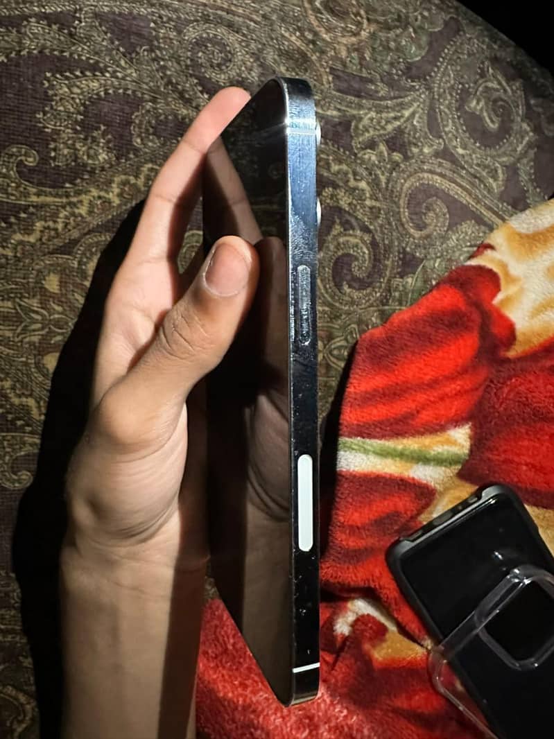 Apple iPhone 14 Pro Max 7