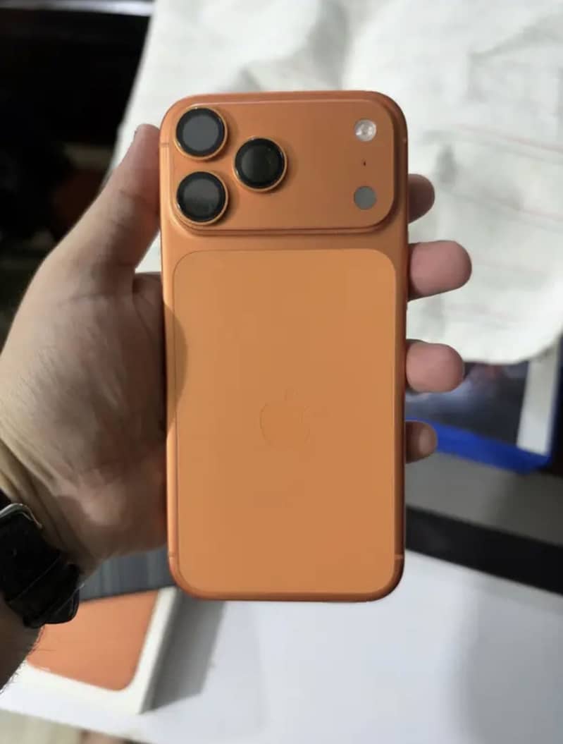 Apple iPhone 17 Pro Max 2