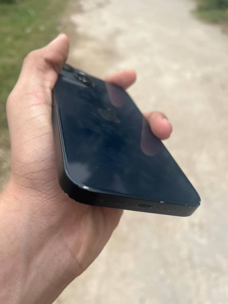 Apple iPhone 14 3