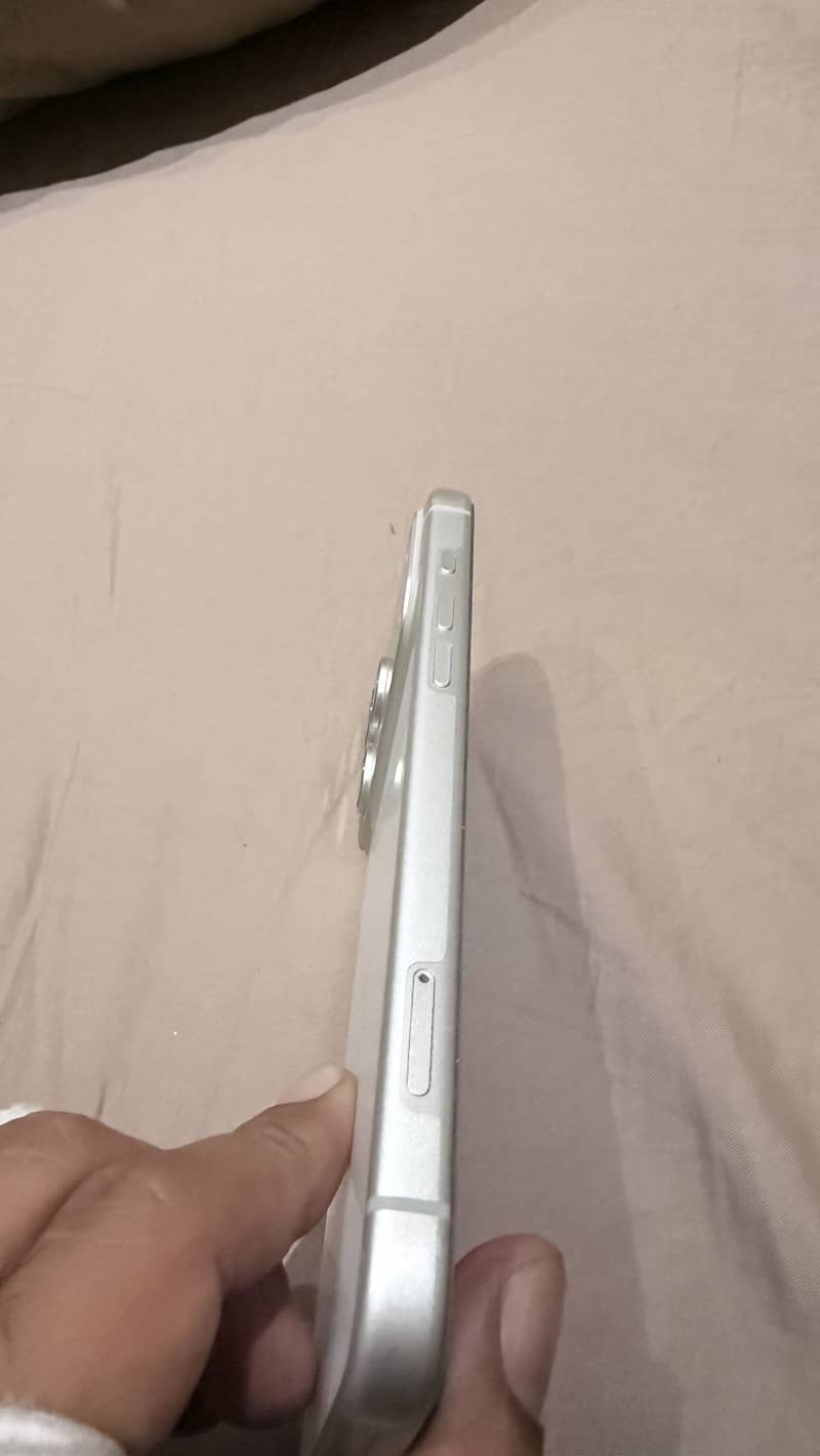 Apple iPhone 17 Pro Max 3