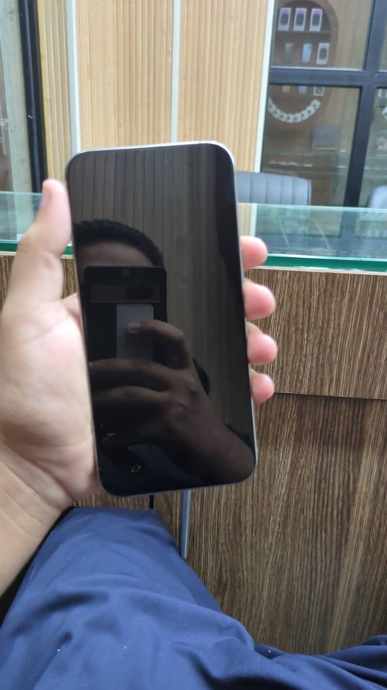 Apple iPhone 15 Pro Max 2