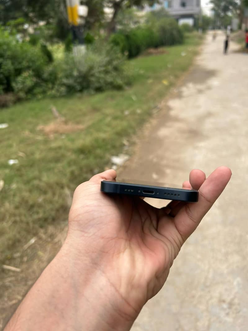 Apple iPhone 13 1