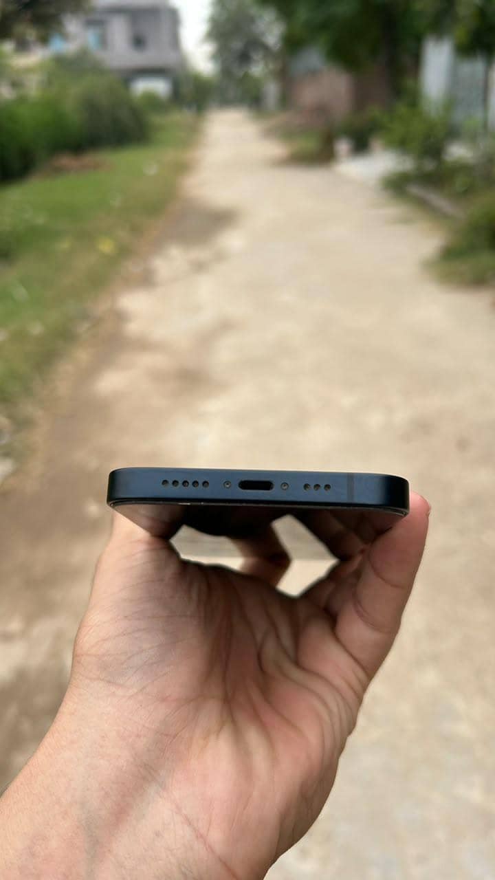 Apple iPhone 13 3
