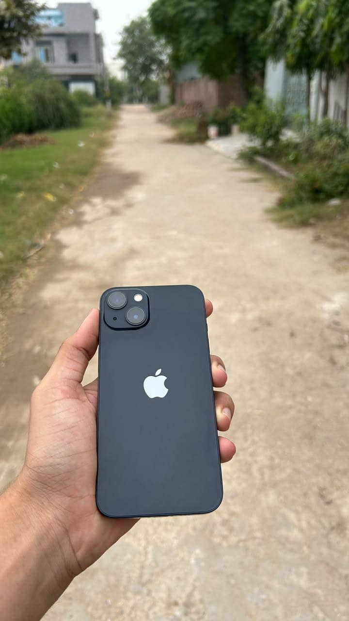 Apple iPhone 13 5