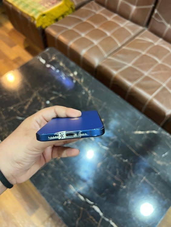 Apple iPhone 12 2