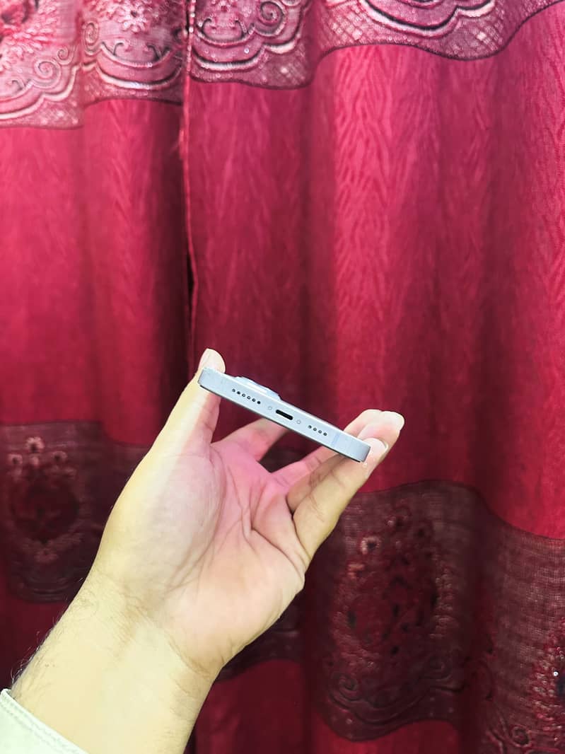 Apple iPhone 14 plus 3