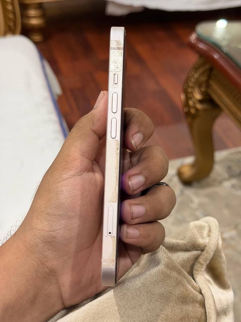Apple iPhone 13 1