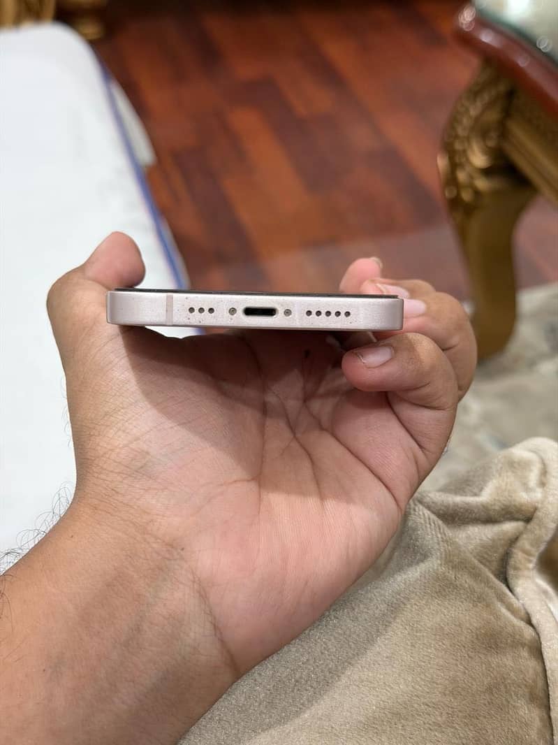 Apple iPhone 13 3