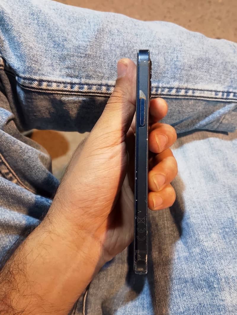 Apple iPhone 12 2