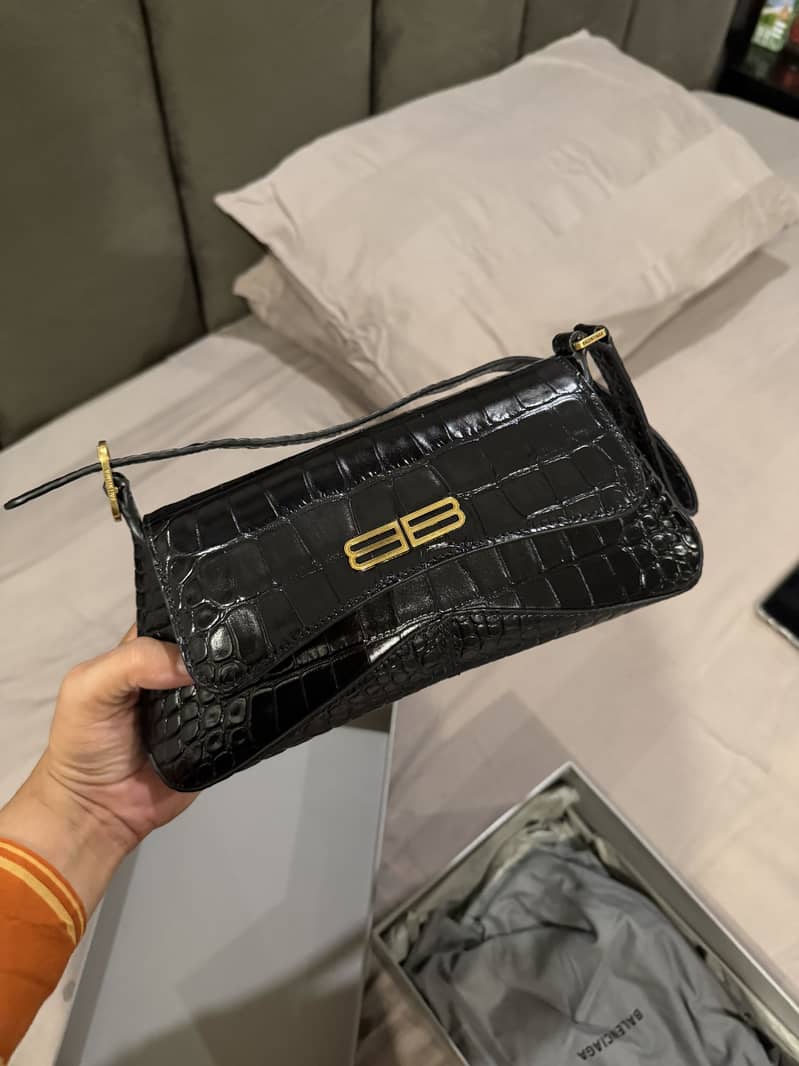 Balenciaga 1