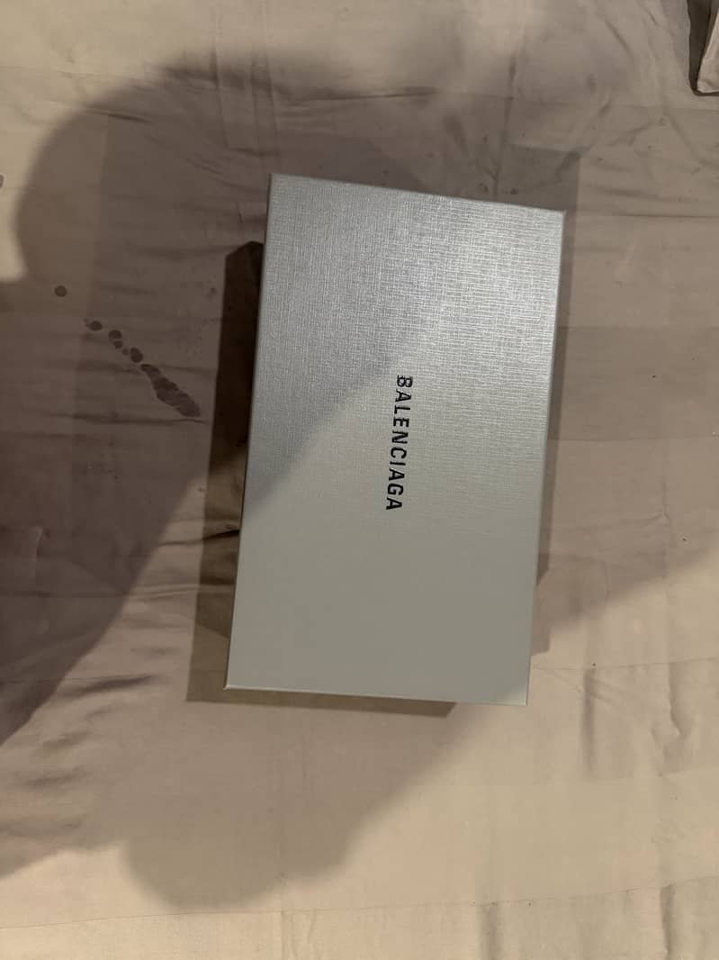 Balenciaga 4