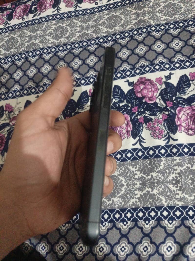 Apple iPhone 15 Pro Max 3