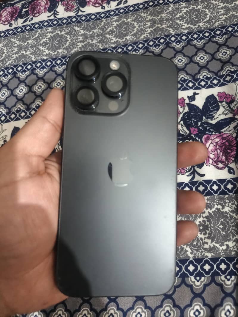 Apple iPhone 15 Pro Max 5