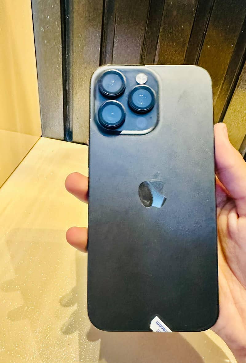 Apple iPhone 15 Pro Max 1