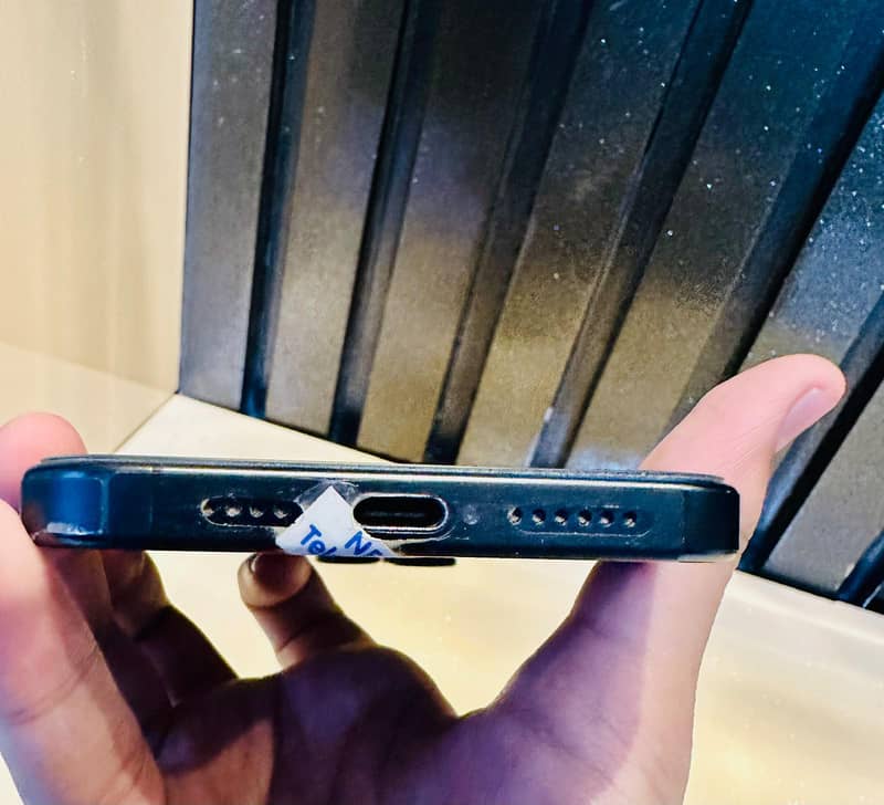 Apple iPhone 15 Pro Max 2