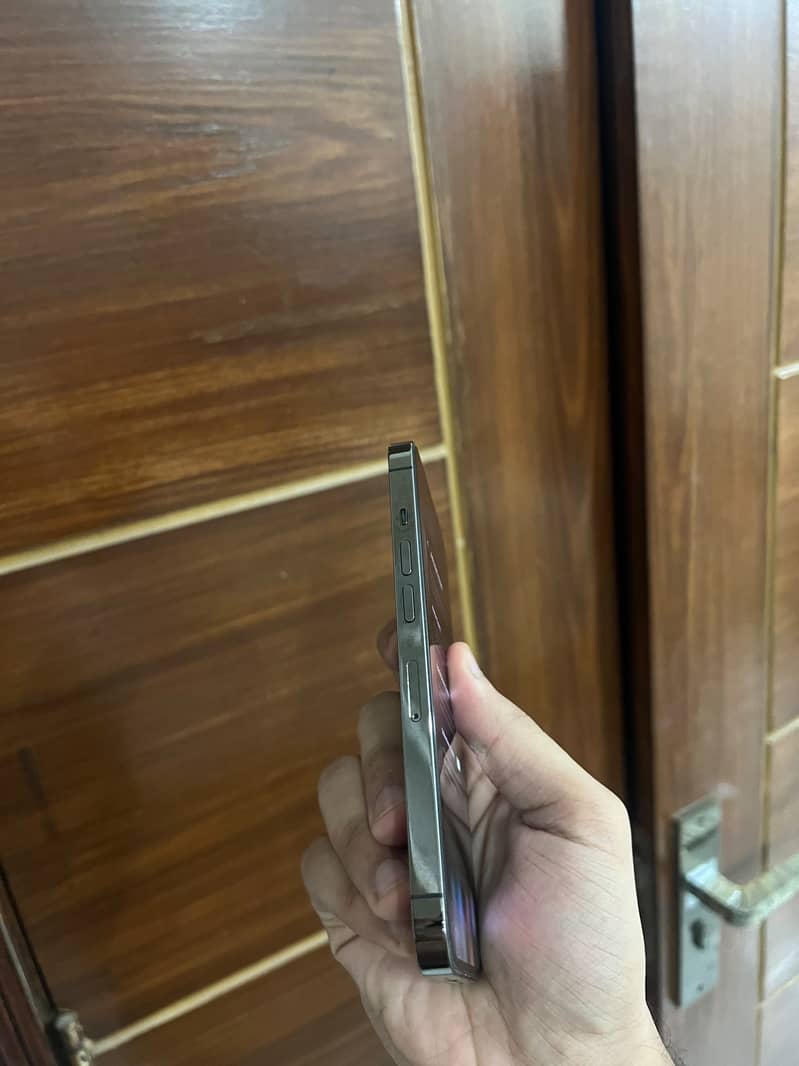 Apple iPhone 13 Pro 2