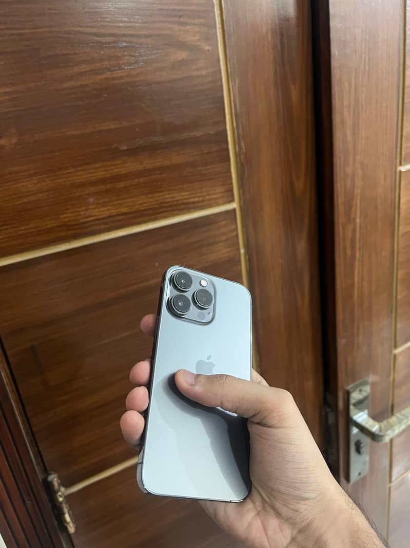 Apple iPhone 13 Pro 4