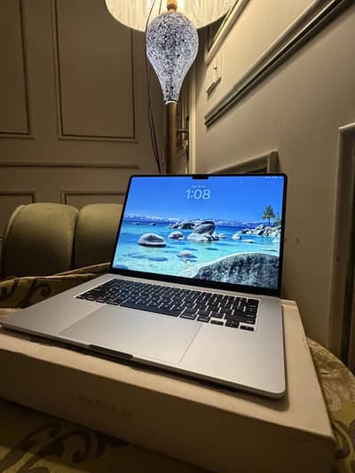 Apple MacBook Air 2025 M4 15inch– Premium Condition With Box