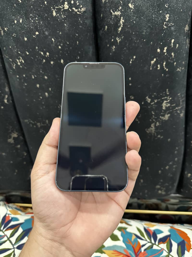 Apple iPhone 13 6