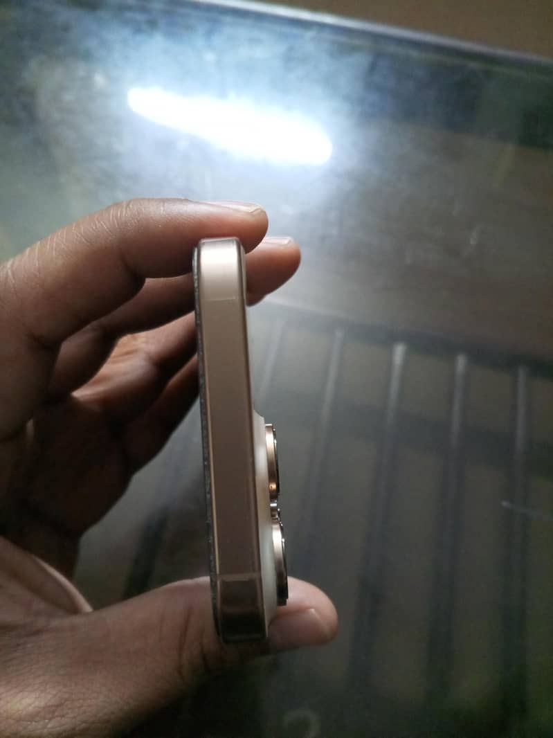 Apple iPhone 16 Pro Max 3