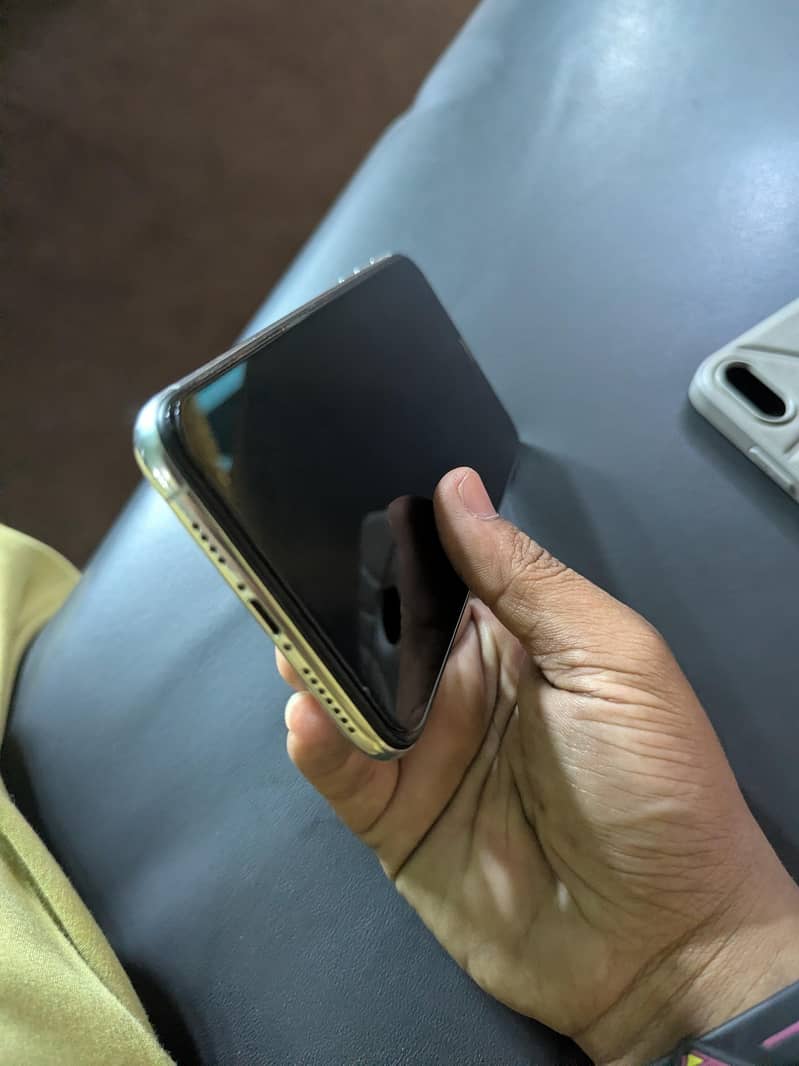 Apple iPhone XS Max 2