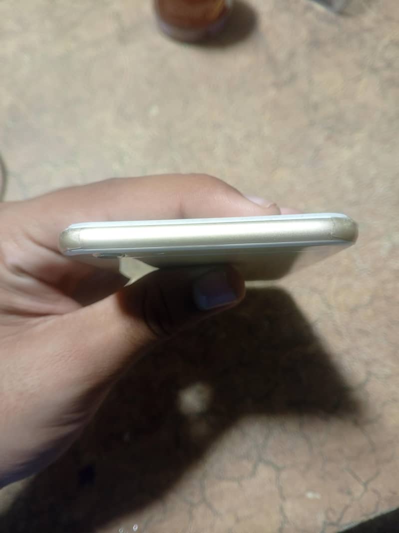 Apple iPhone 6 Plus 3