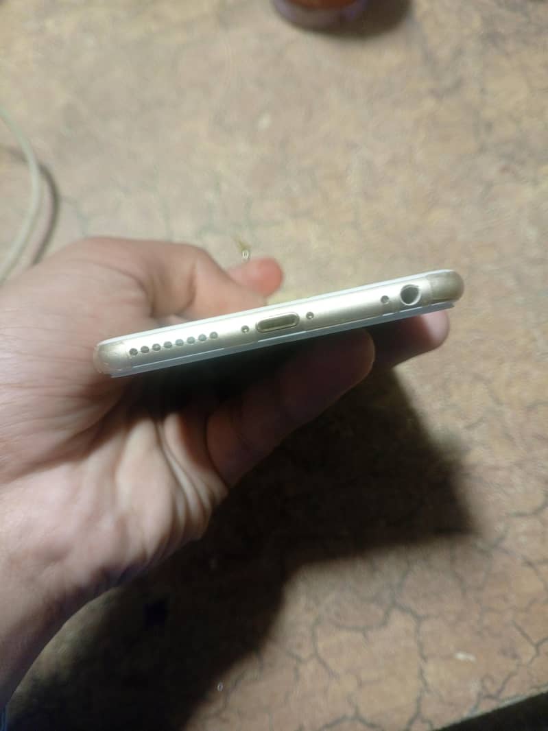 Apple iPhone 6 Plus 4