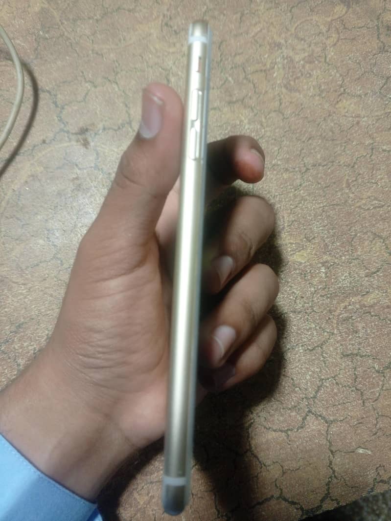 Apple iPhone 6 Plus 5