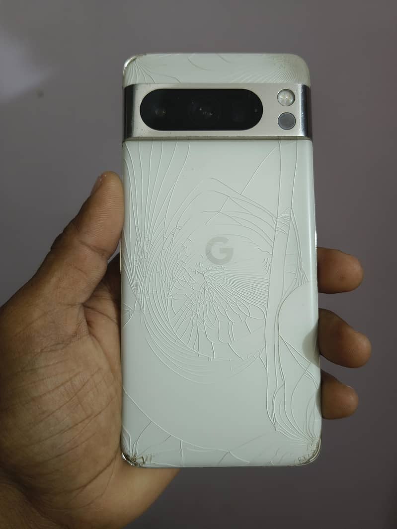 Google Pixel 8 Pro 10