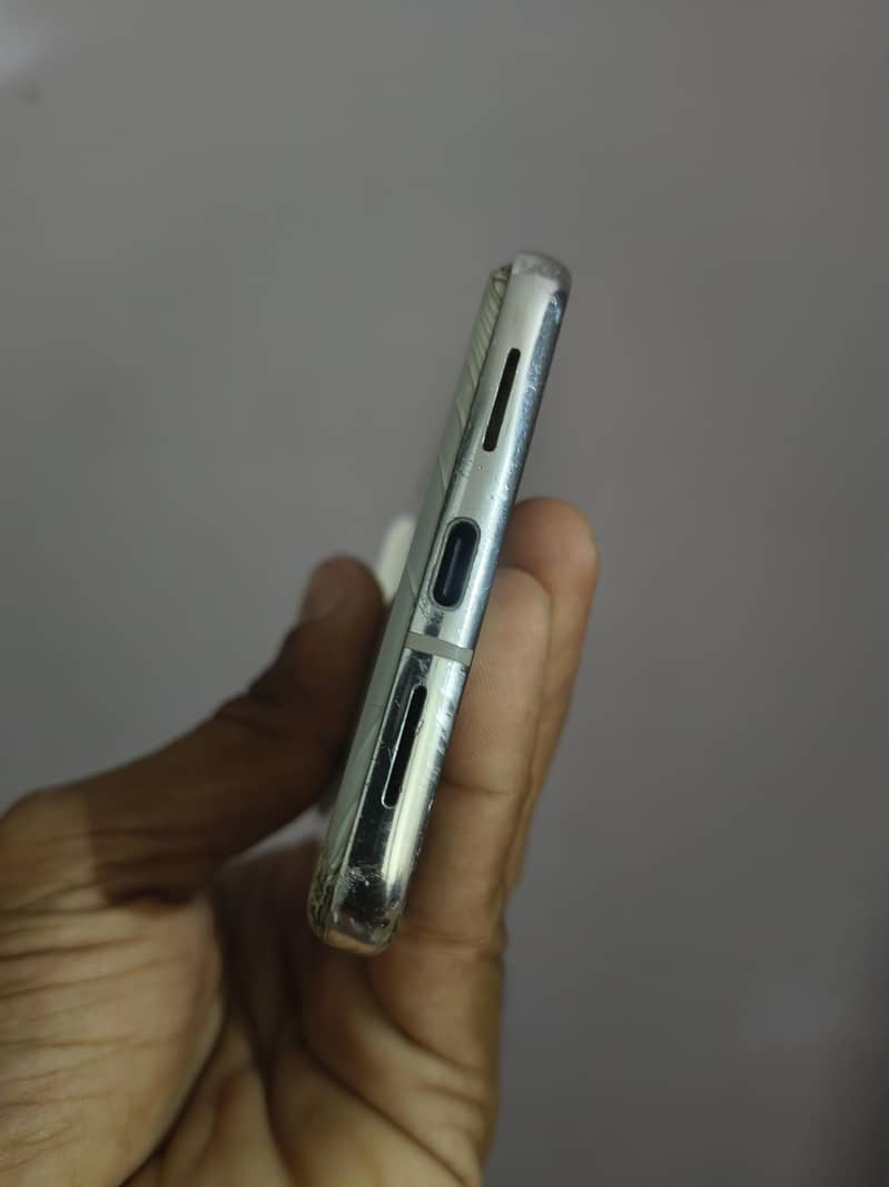 Google Pixel 8 Pro 12