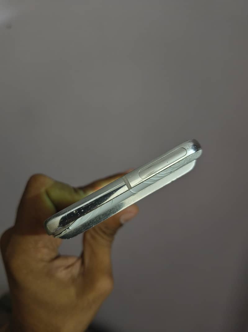 Google Pixel 8 Pro 13