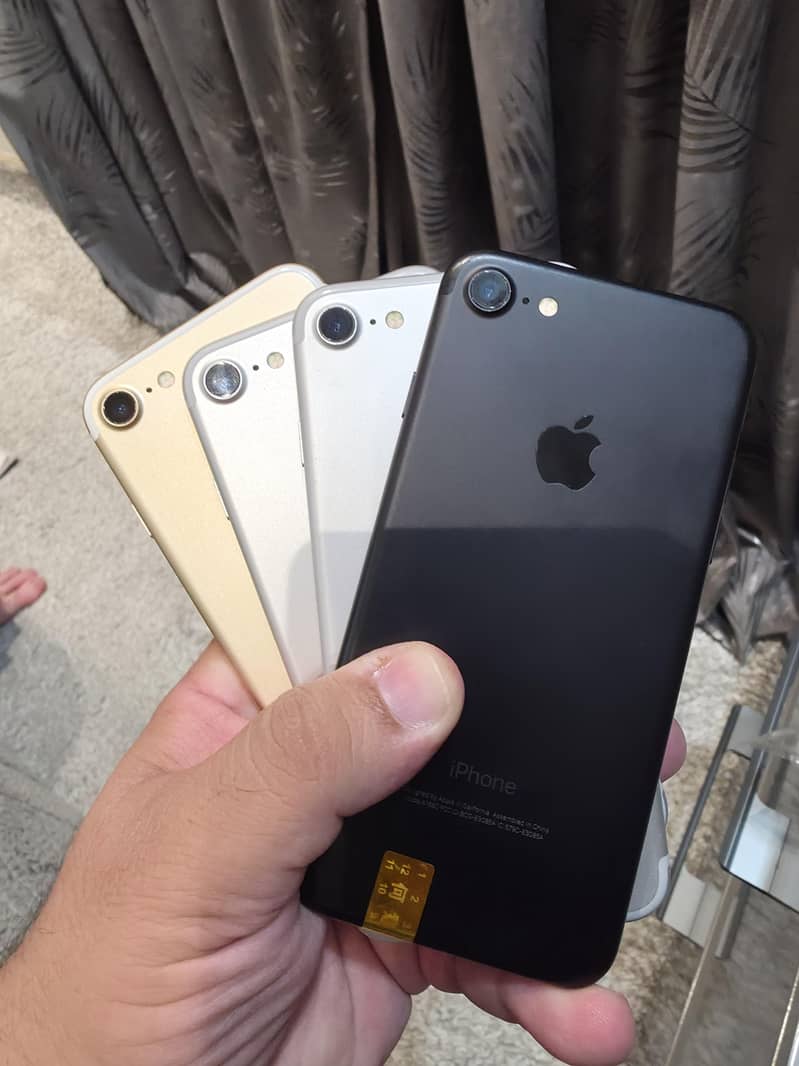 Apple iPhone 7 3