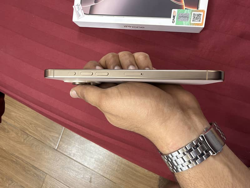 Apple iPhone 16 Pro Max 1