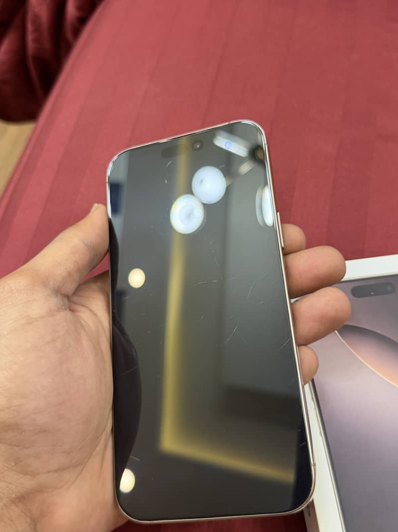 Apple iPhone 16 Pro Max 3