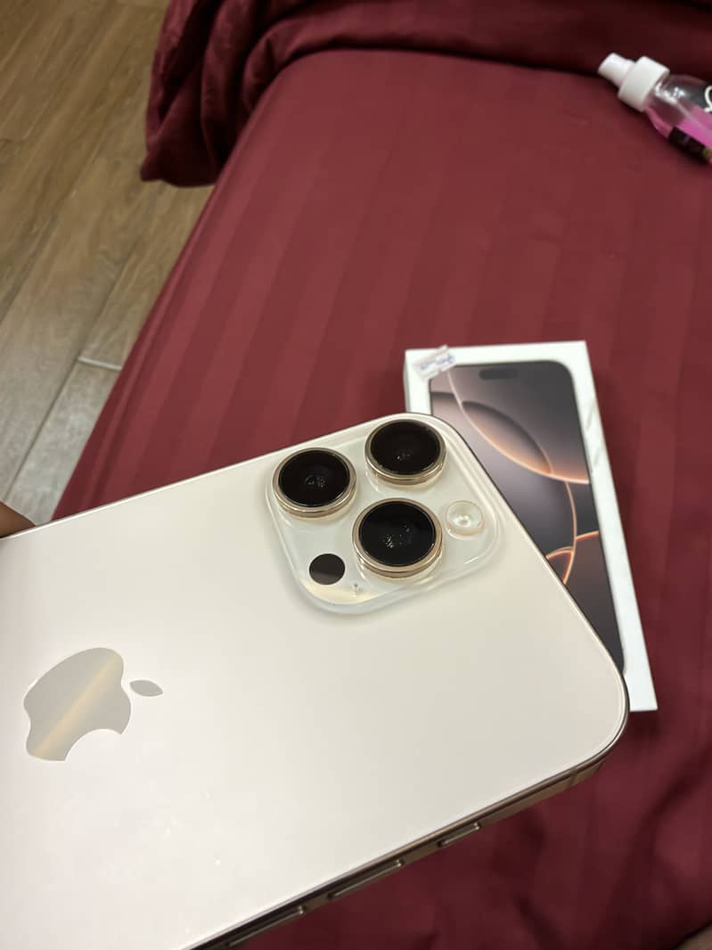 Apple iPhone 16 Pro Max 7