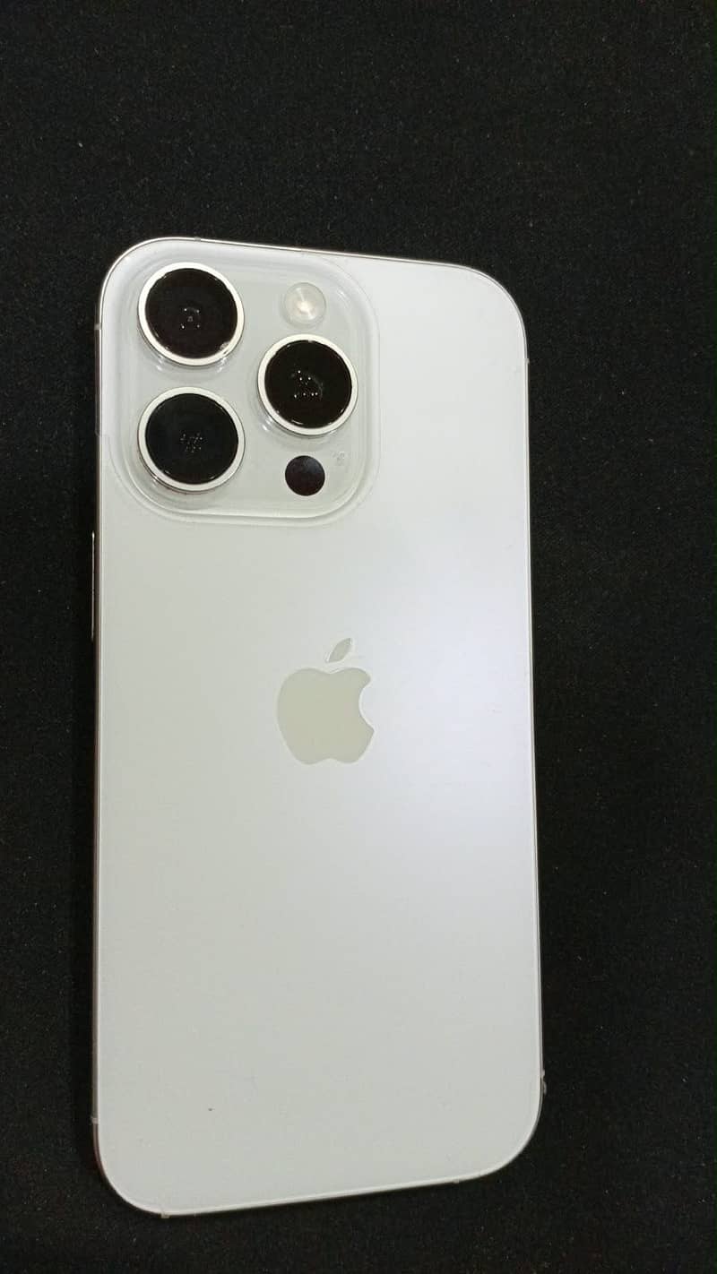 Apple iPhone 16 Pro 0