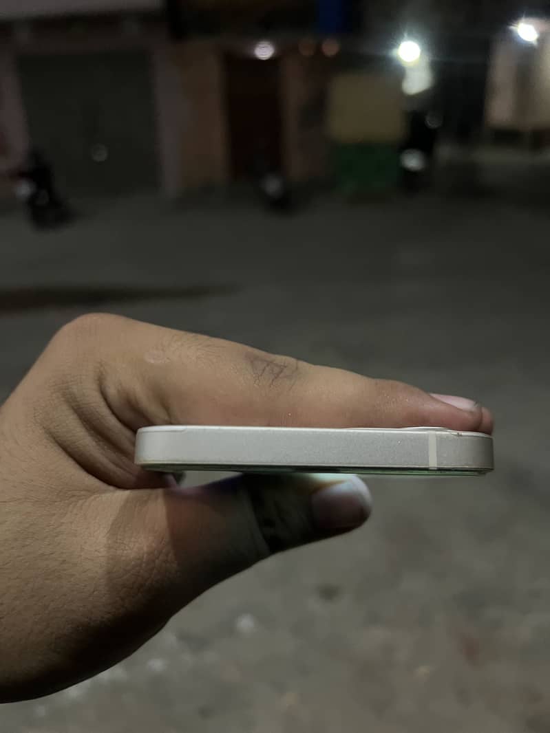 Apple iPhone 12 1