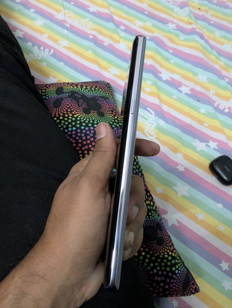 Samsung Mobile Note 8 1