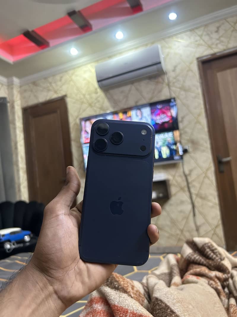 Apple iPhone 17 Pro Max 0