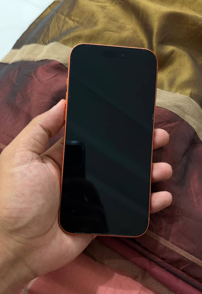 Apple iPhone 17 Pro Max 4
