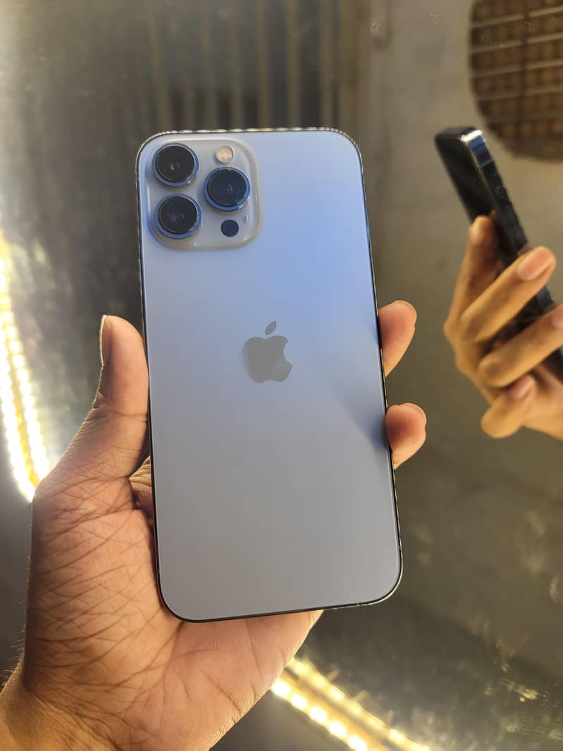 iPhone 13 Pro Max Approved . 9