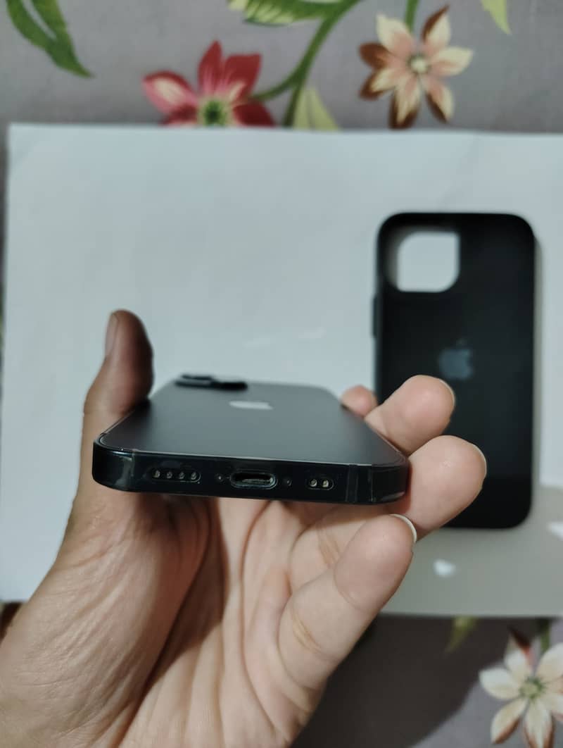 Apple iPhone 13 mini 9