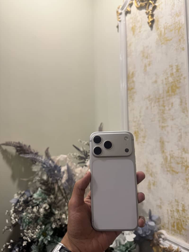 Apple iPhone 17 Pro Max 0