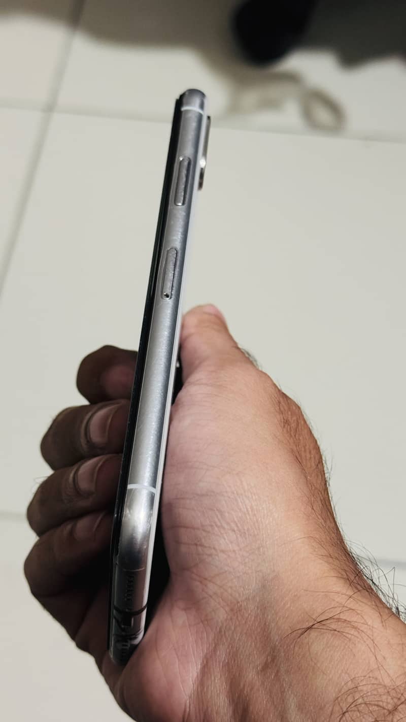 Apple iPhone X 0