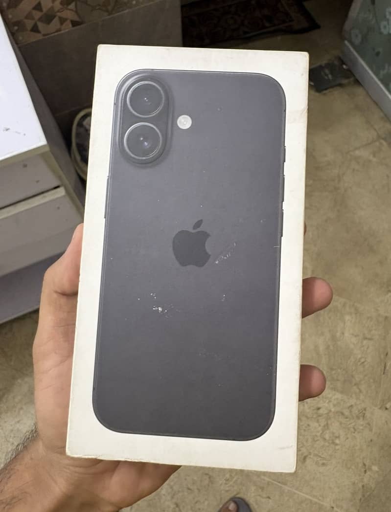 Apple iPhone 16 0