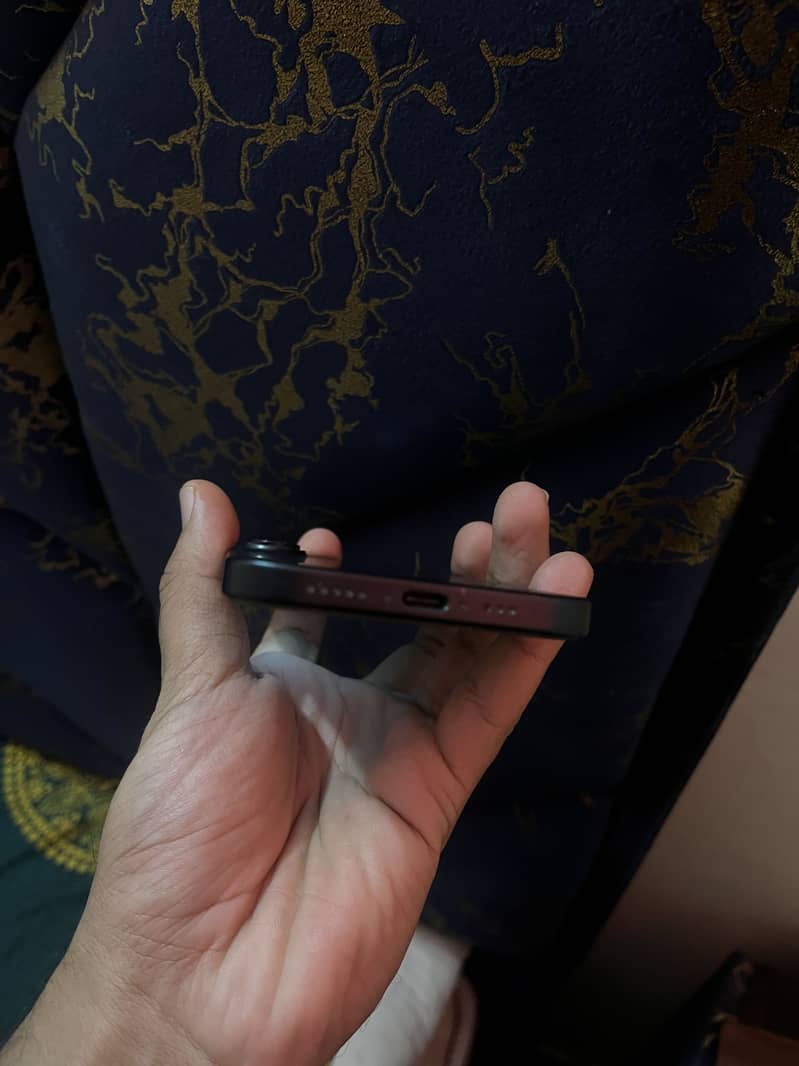 Apple iPhone 16 1