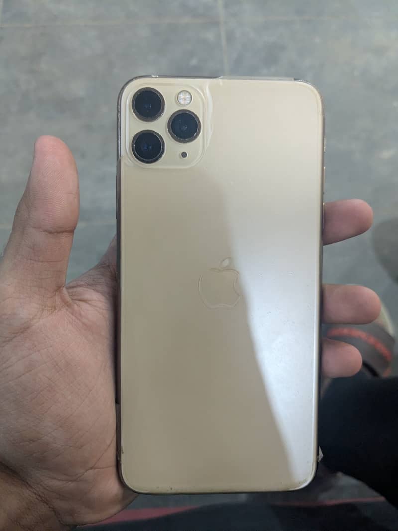 Apple iPhone 11 Pro Max 4