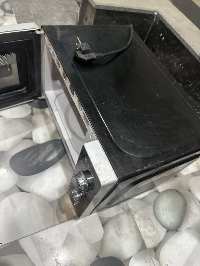 Microwaves oven 1